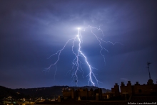 Rayo tormenta - 22-07-15 (6º PUESTO CONCURSO FOTOVERANO'2015 de la Asociación Meteorológica Española)